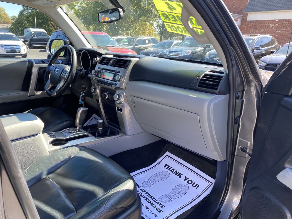 2011 Toyota 4Runner Image 18
