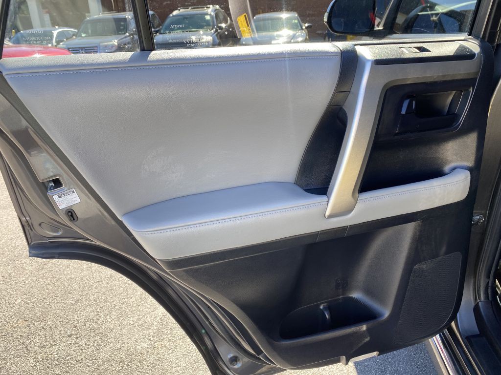 2011 Toyota 4Runner Image 21