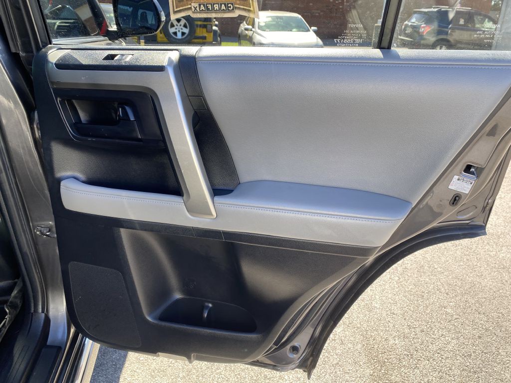 2011 Toyota 4Runner Image 22