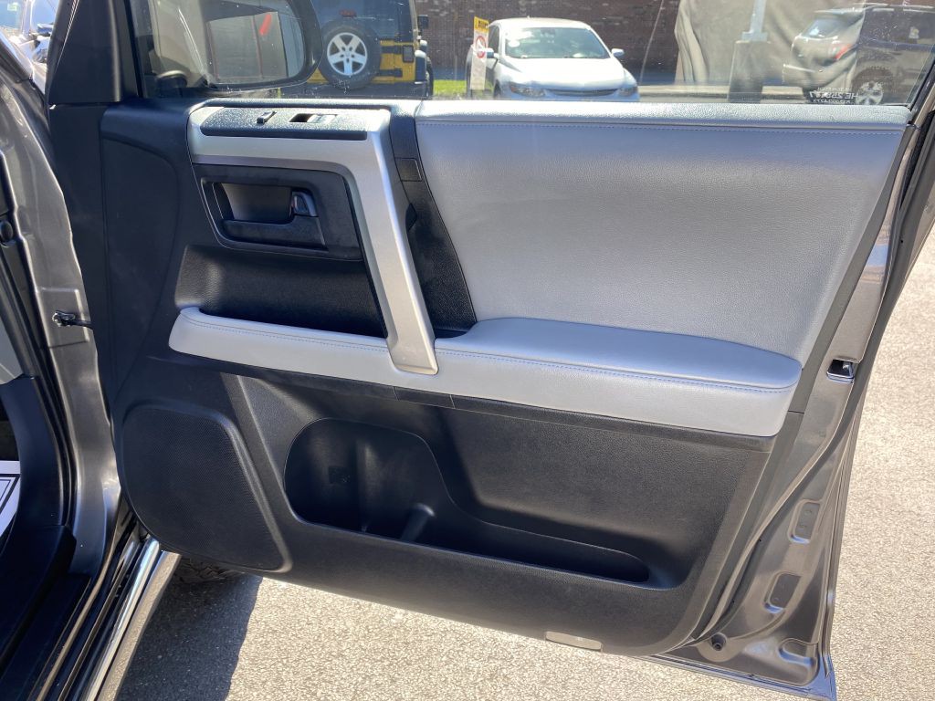 2011 Toyota 4Runner Image 23