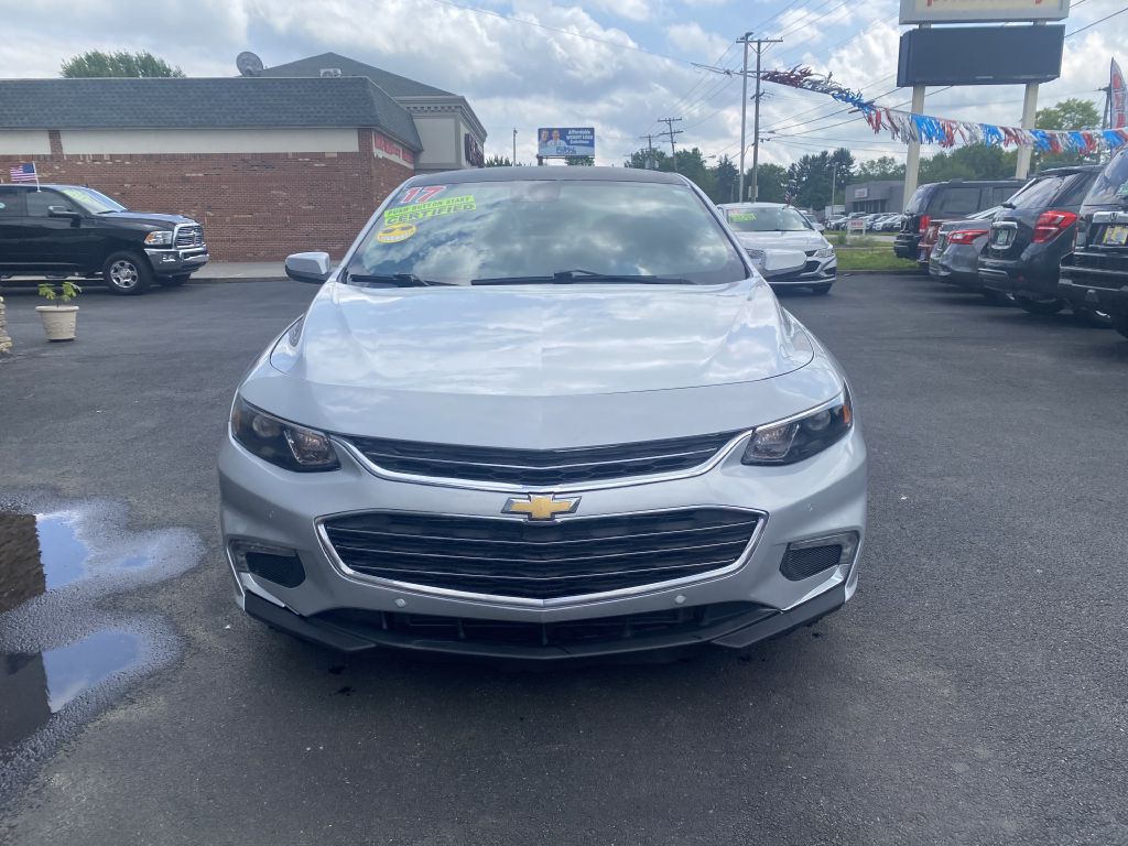 2017 Chevrolet Malibu Image 2
