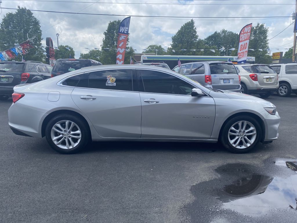 2017 Chevrolet Malibu Image 4
