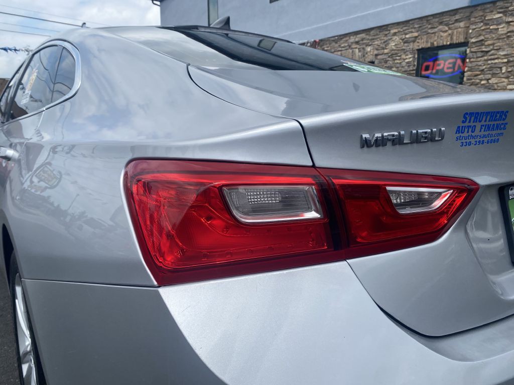 2017 Chevrolet Malibu Image 25