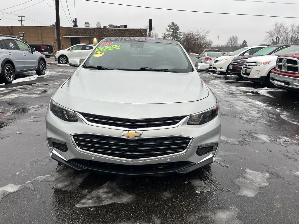 2017 Chevrolet Malibu Image 2