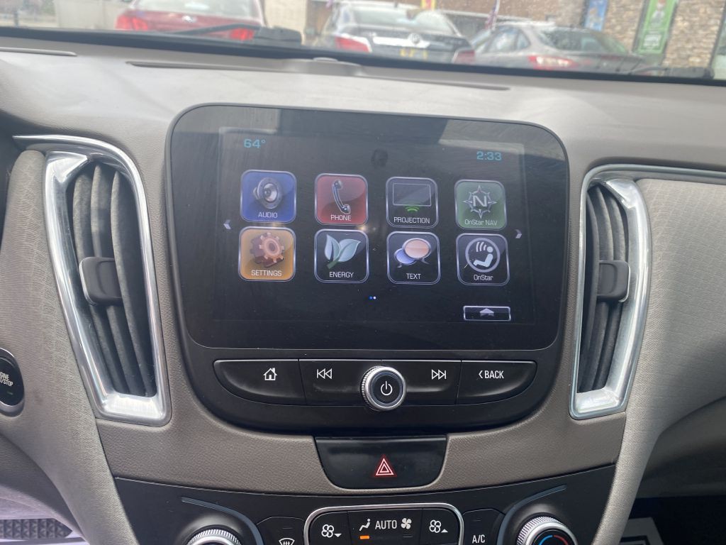 2017 Chevrolet Malibu Image 13