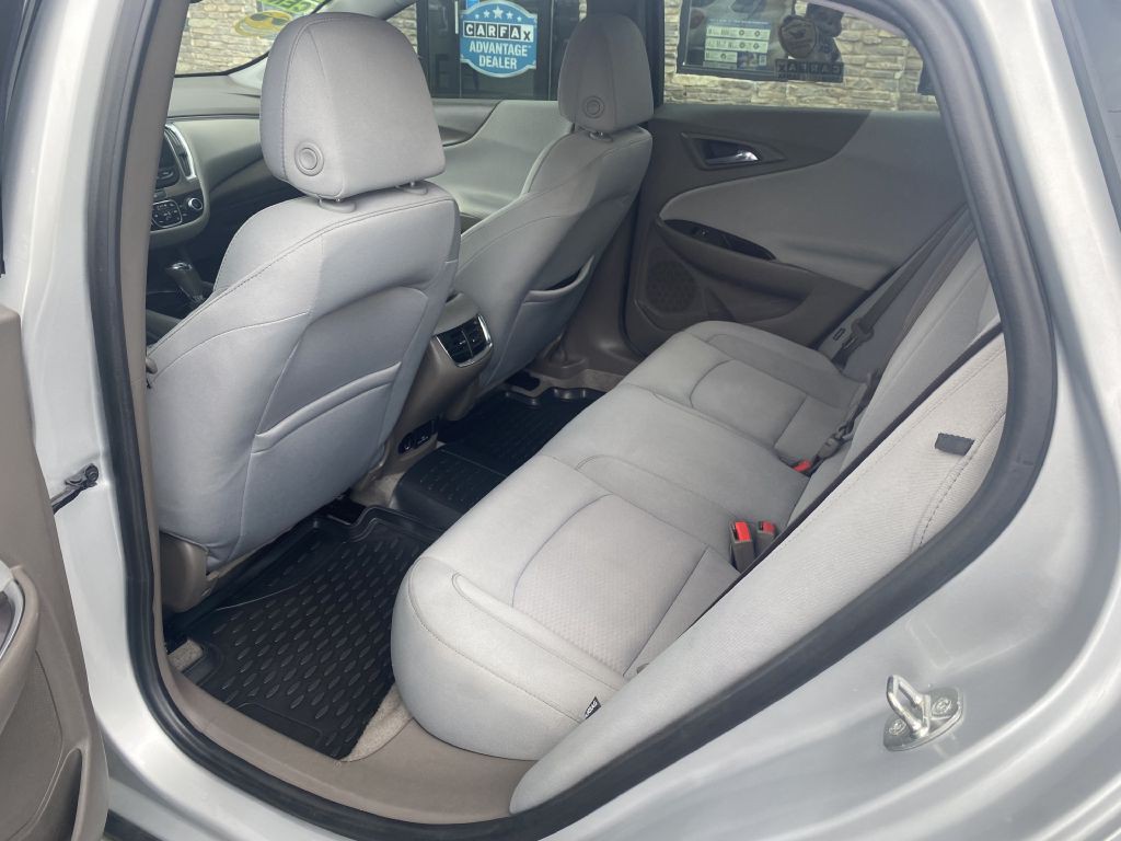 2017 Chevrolet Malibu Image 15