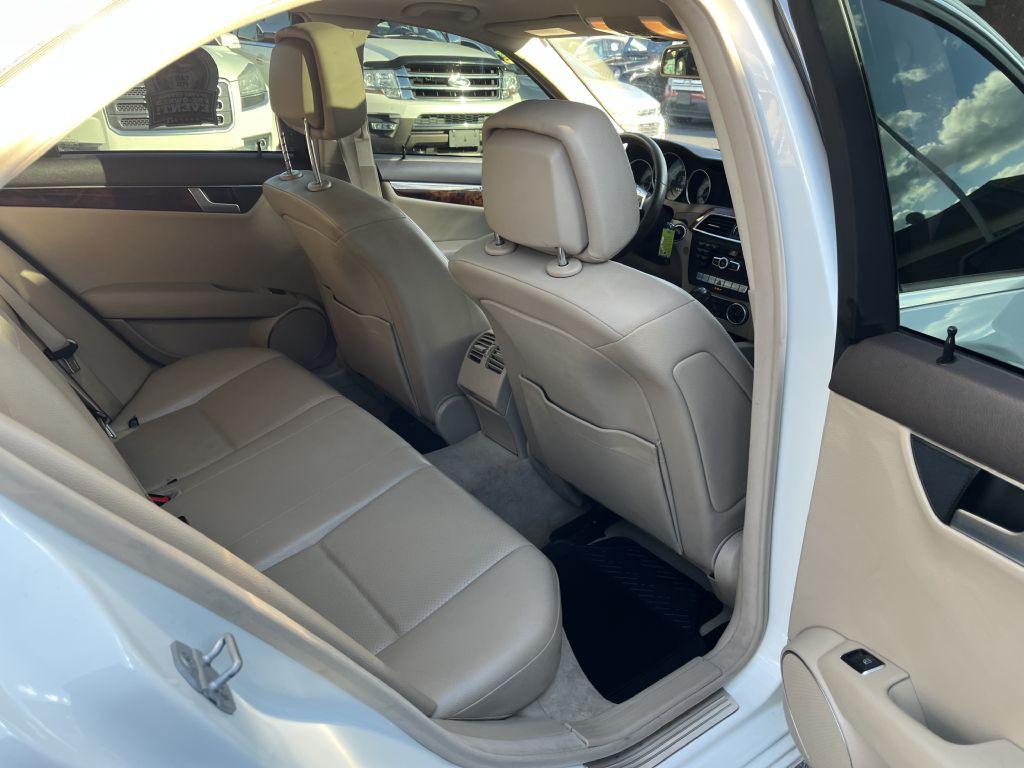 2012 Mercedes-Benz C-Class Image 16