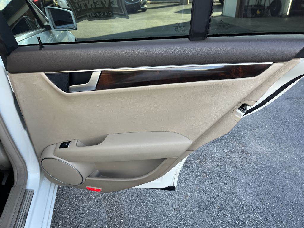 2012 Mercedes-Benz C-Class Image 21