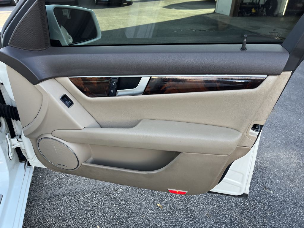 2012 Mercedes-Benz C-Class Image 22