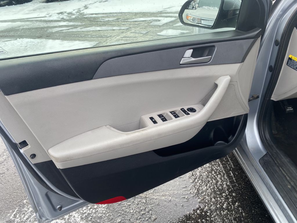 2017 Hyundai Sonata Image 19