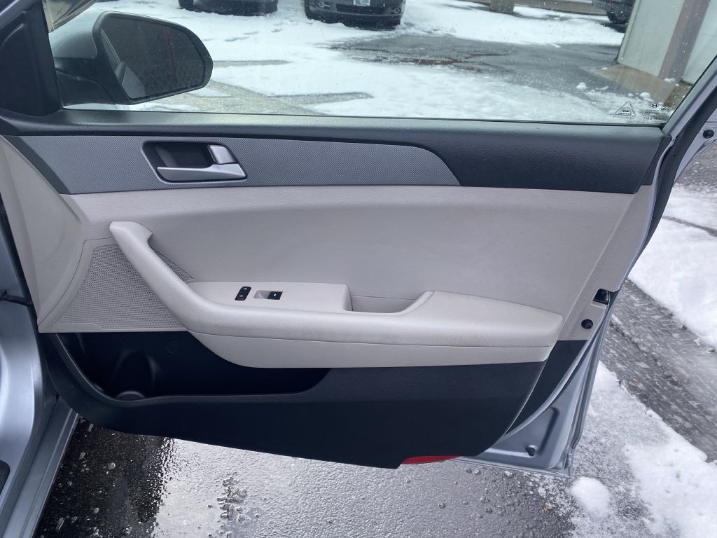 2017 Hyundai Sonata Image 22