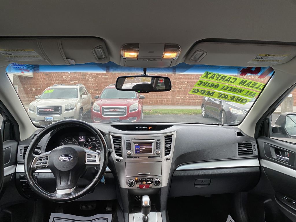 2014 Subaru Outback Image 9