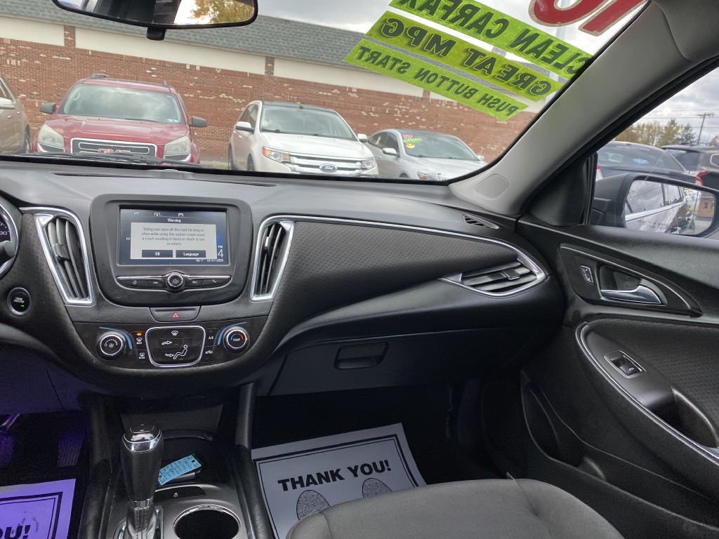 2016 Chevrolet Malibu Image 11