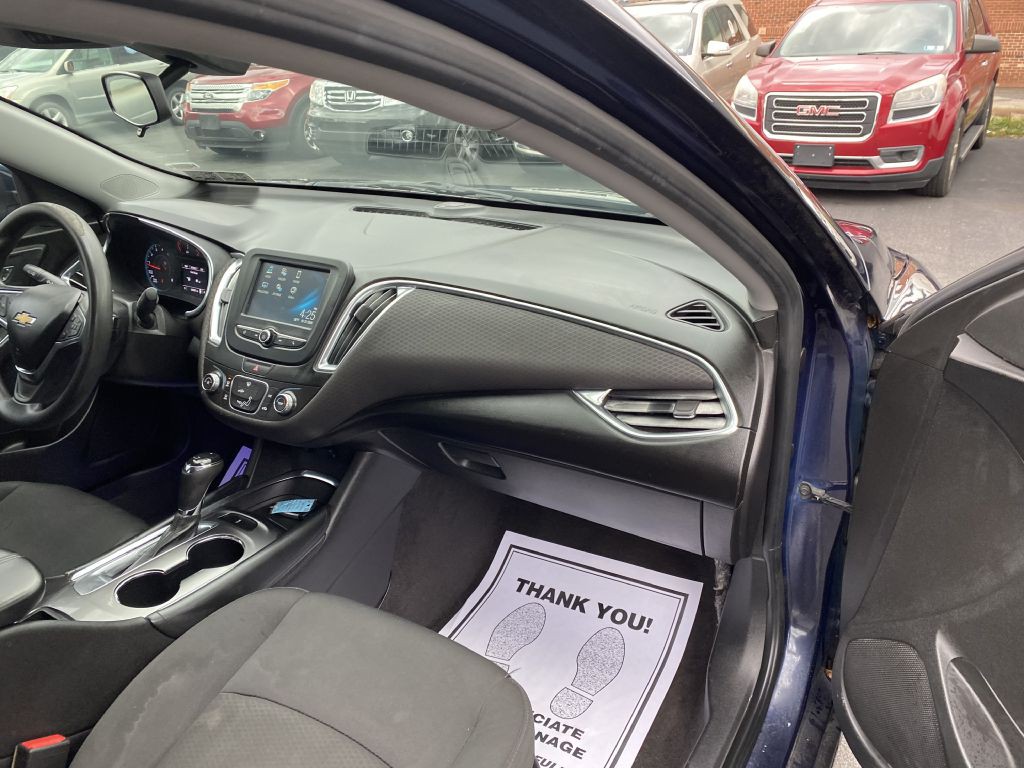 2016 Chevrolet Malibu Image 17