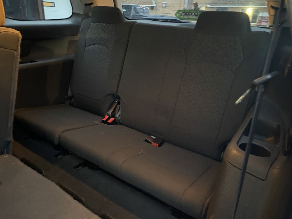 2016 GMC Acadia Image 16