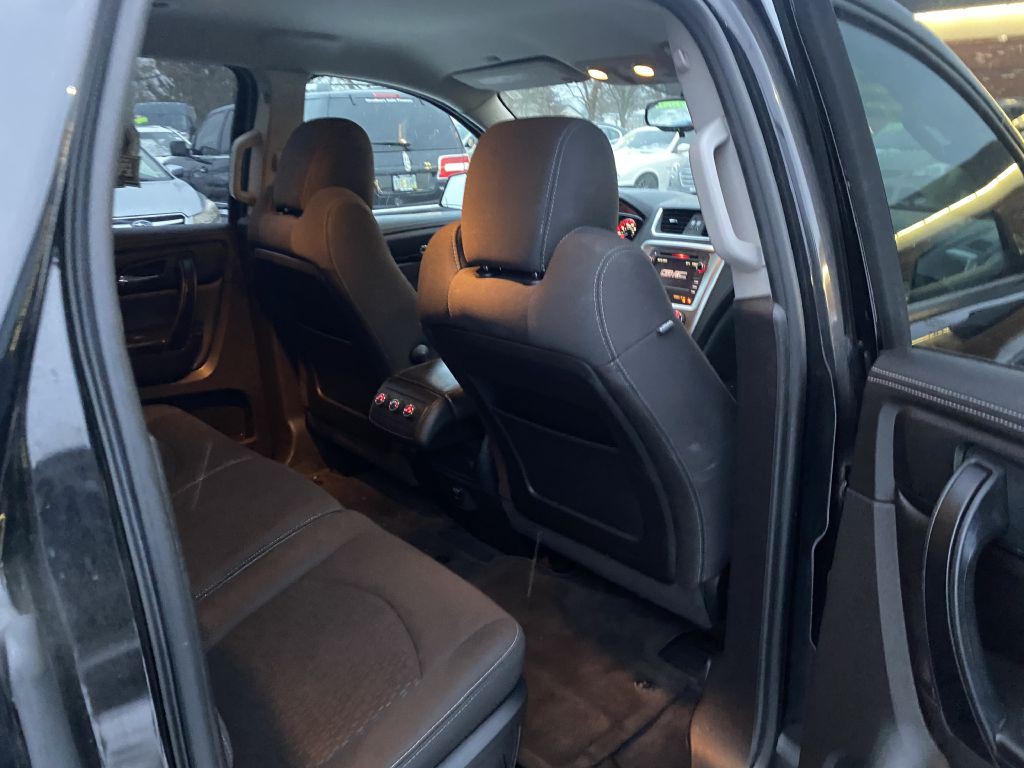 2016 GMC Acadia Image 18