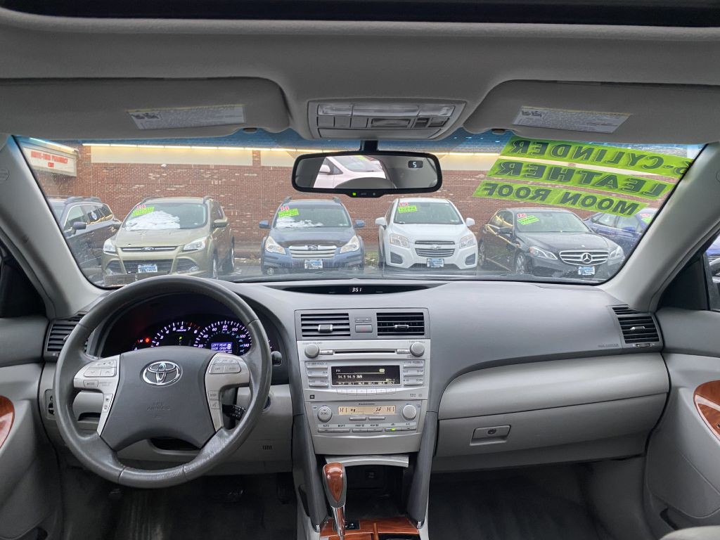 2011 Toyota Camry Image 9