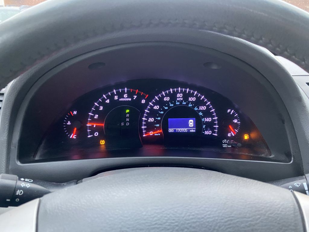 2011 Toyota Camry Image 12