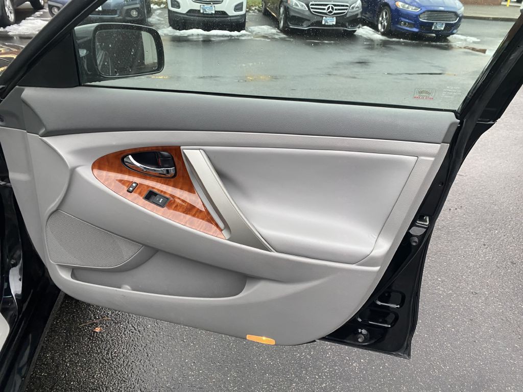 2011 Toyota Camry Image 22