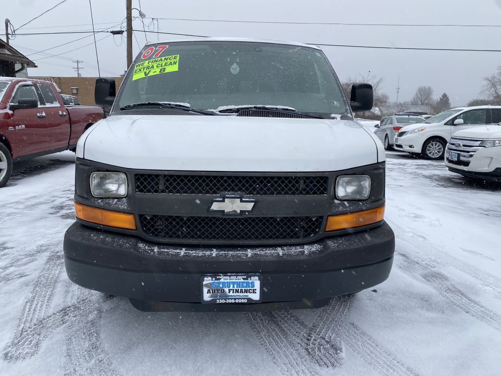 2007 Chevrolet Express Image 2