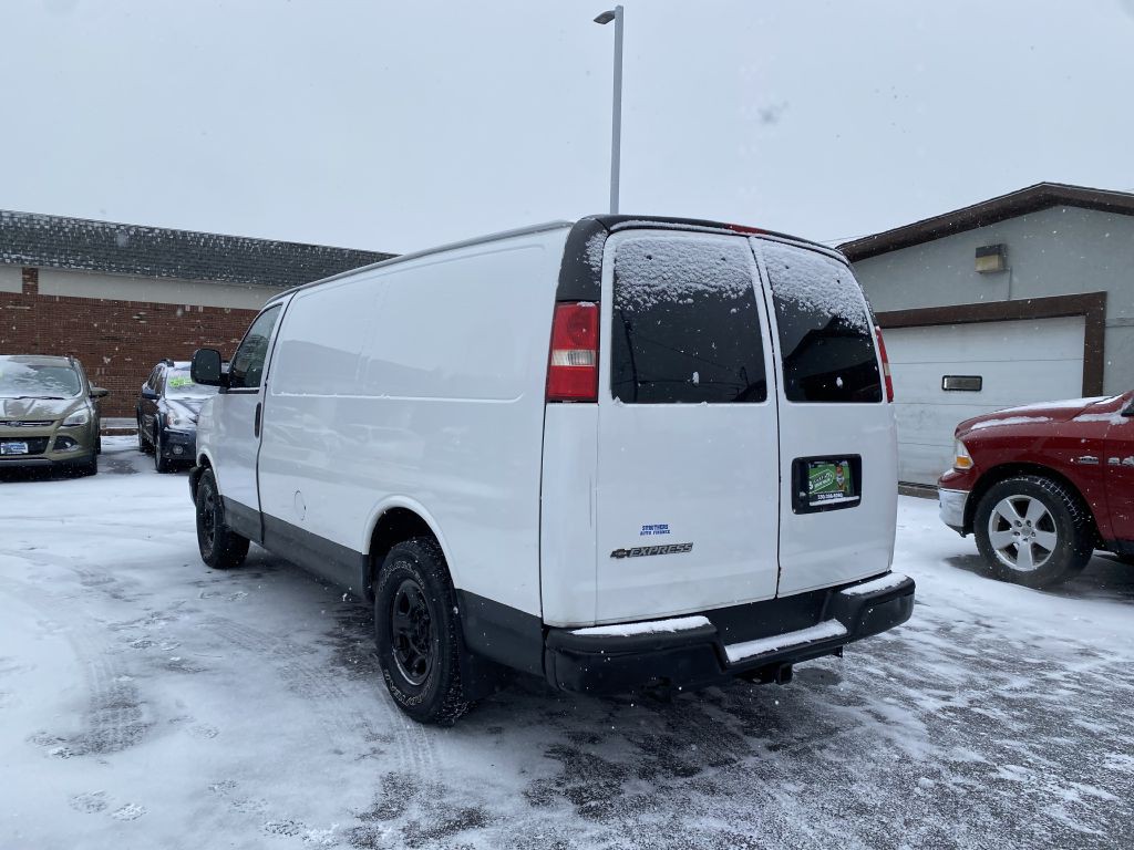 2007 Chevrolet Express Image 7