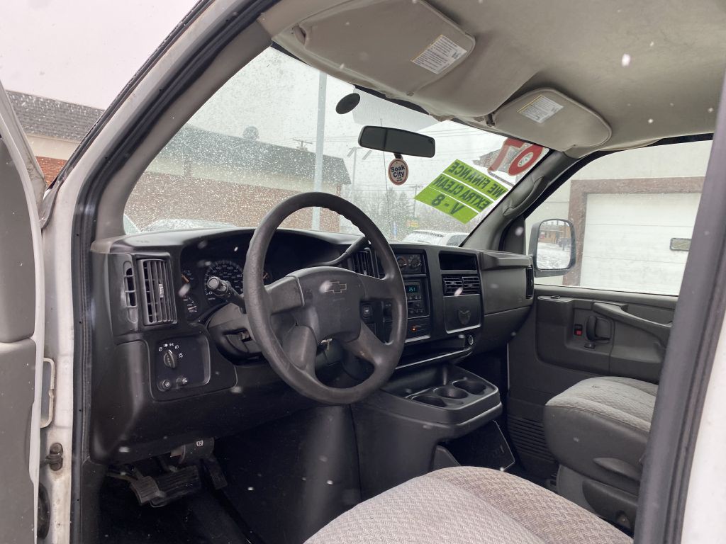 2007 Chevrolet Express Image 14