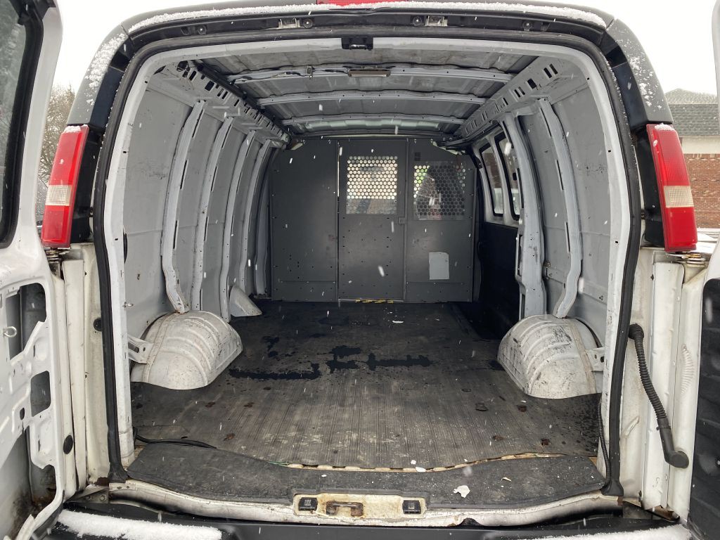 2007 Chevrolet Express Image 18