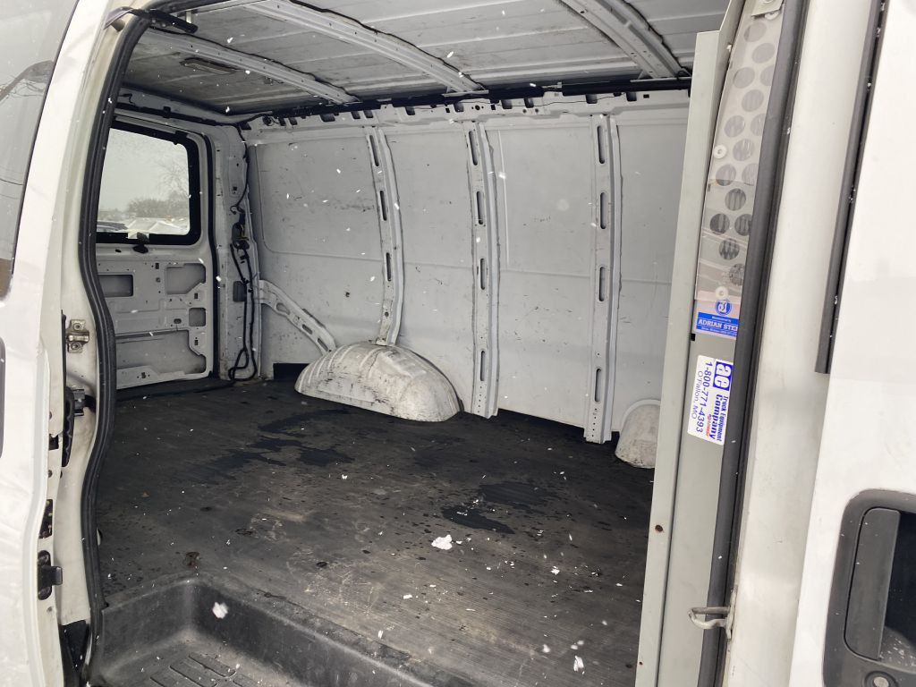 2007 Chevrolet Express Image 19