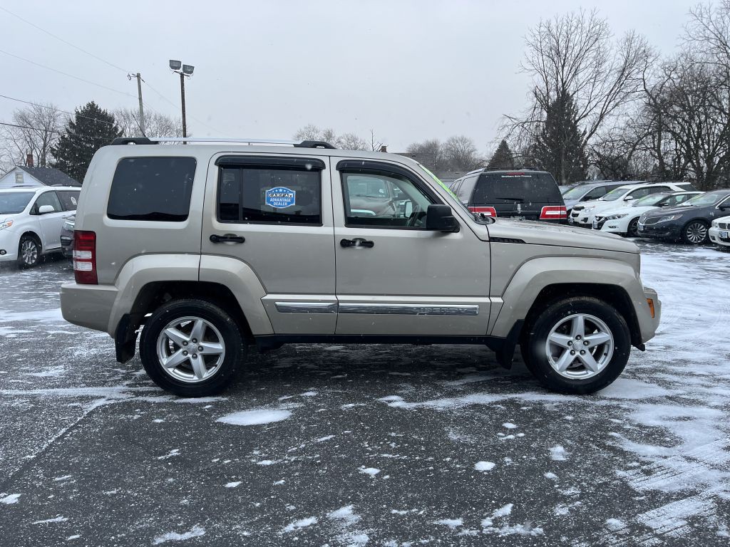 2011 Jeep Liberty Image 4
