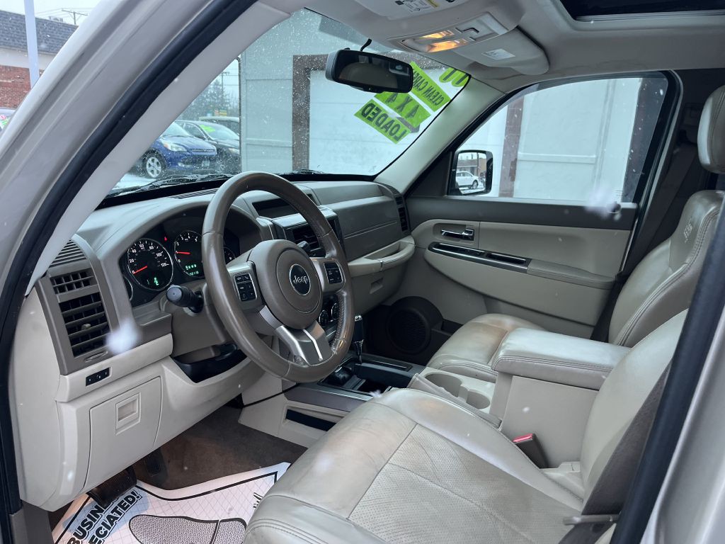 2011 Jeep Liberty Image 14