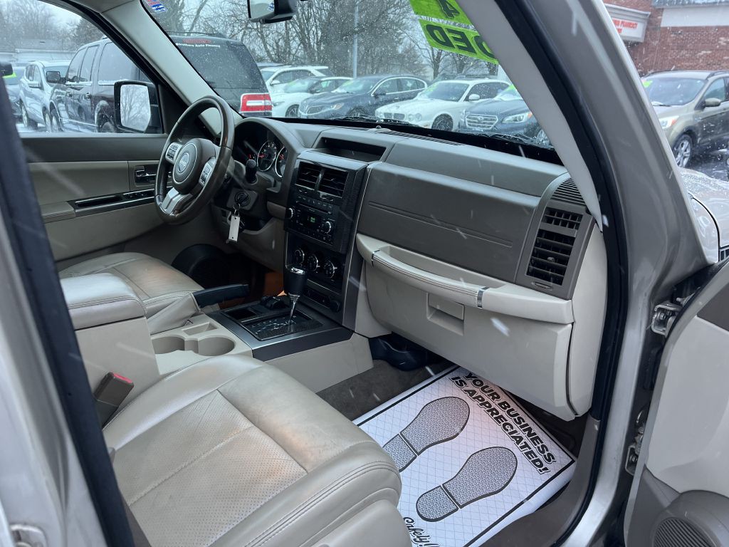 2011 Jeep Liberty Image 18