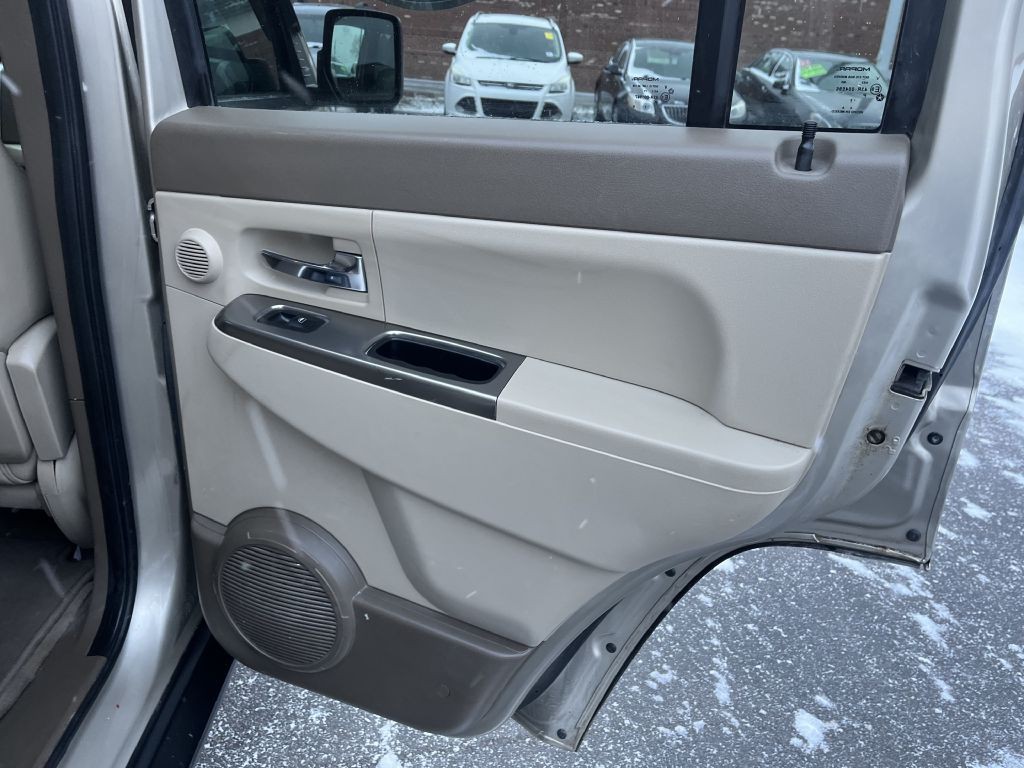 2011 Jeep Liberty Image 22