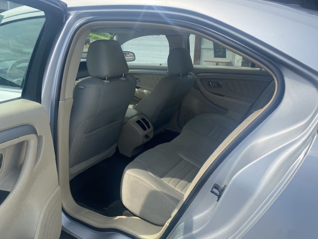 2013 Ford Taurus Image 15