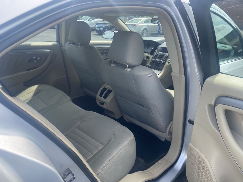 2013 Ford Taurus Image 16