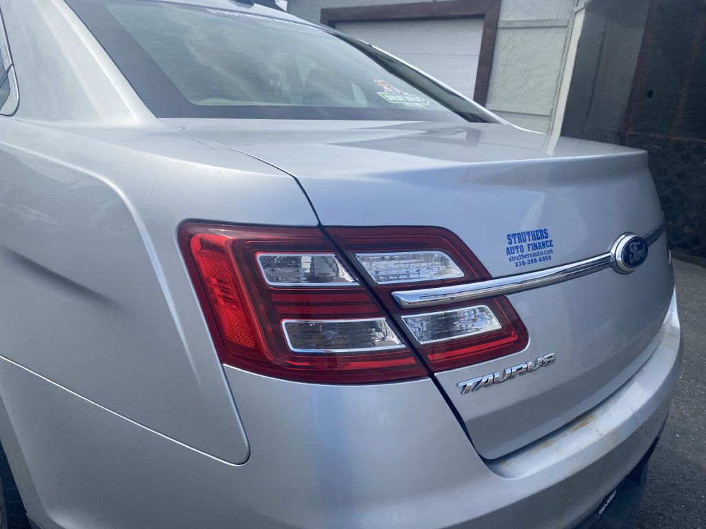2013 Ford Taurus Image 25