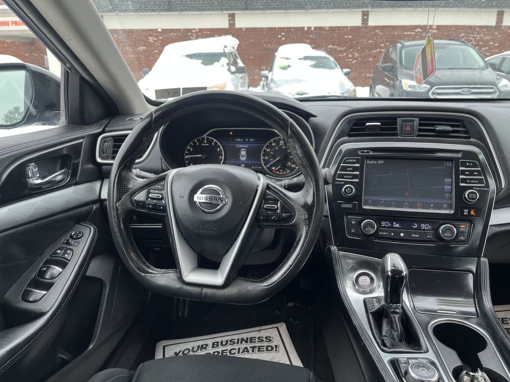2016 Nissan Maxima Image 10