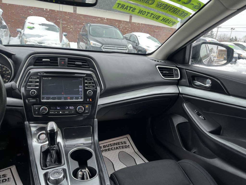 2016 Nissan Maxima Image 11