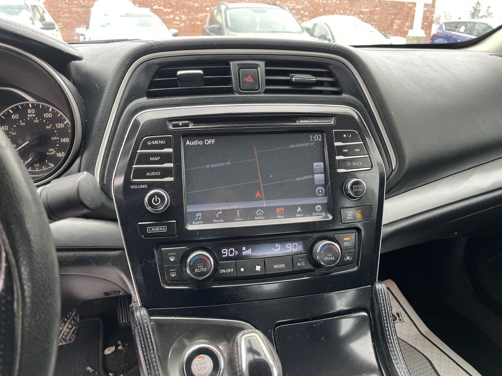 2016 Nissan Maxima Image 13