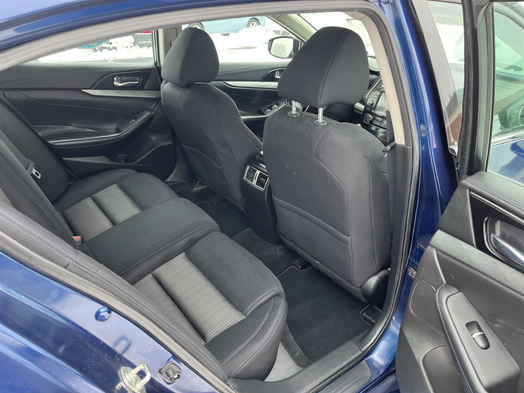 2016 Nissan Maxima Image 16