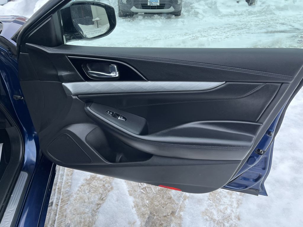 2016 Nissan Maxima Image 21