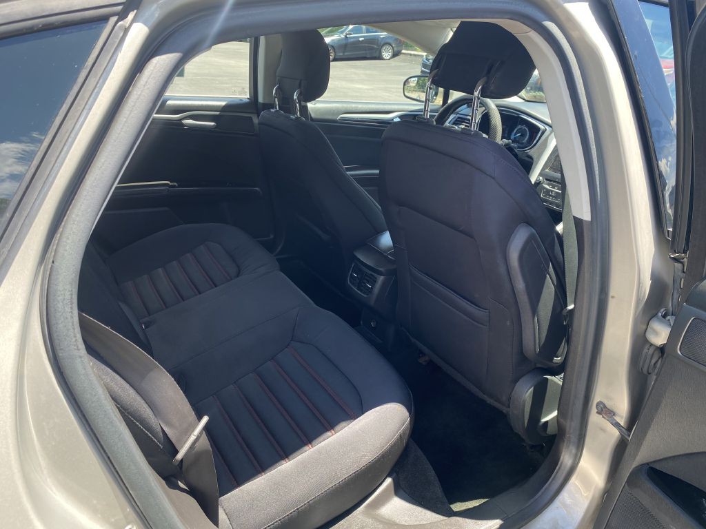 2015 Ford Fusion Image 16