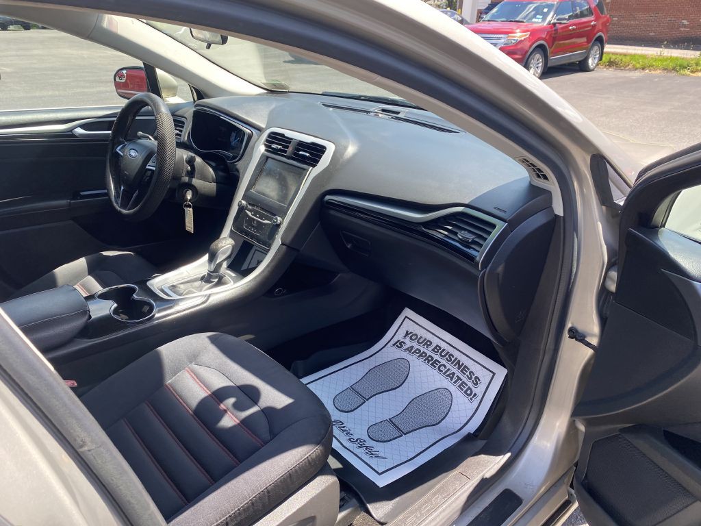2015 Ford Fusion Image 17