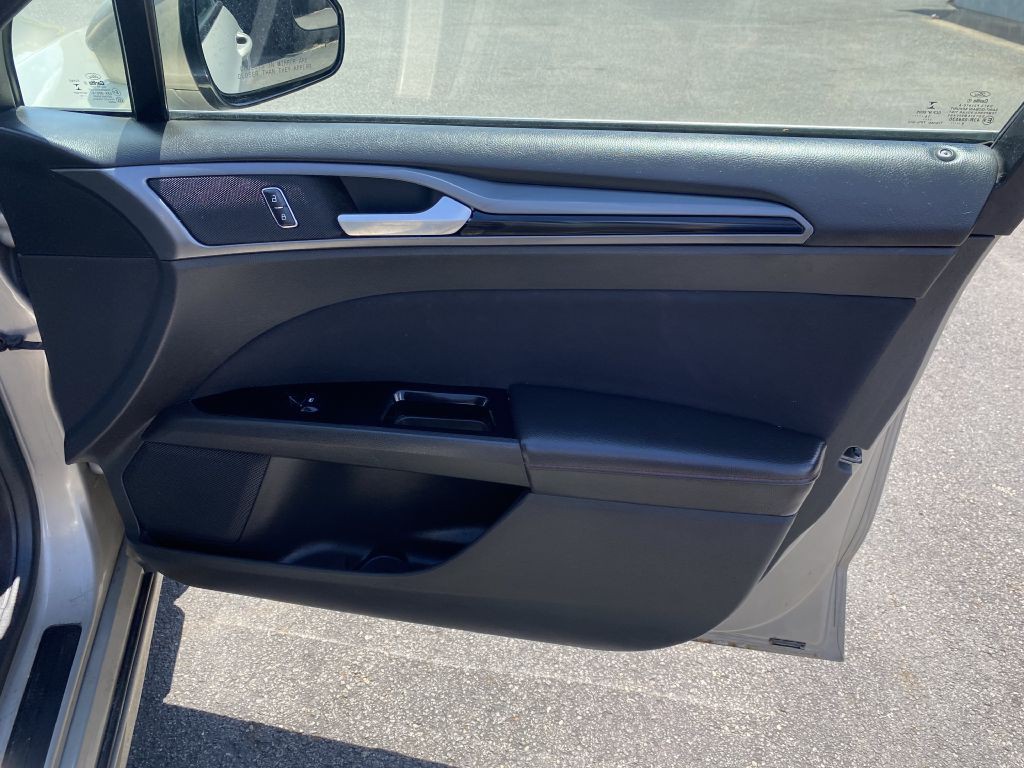 2015 Ford Fusion Image 22