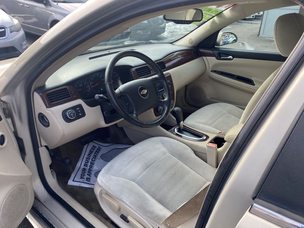 2010 Chevrolet Impala Image 14