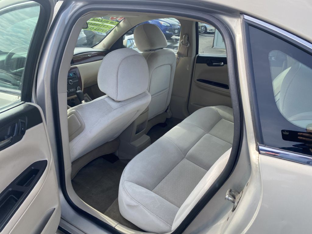 2010 Chevrolet Impala Image 15