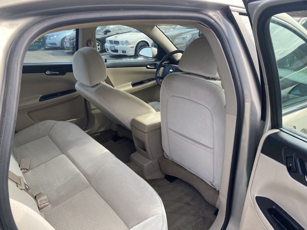2010 Chevrolet Impala Image 16
