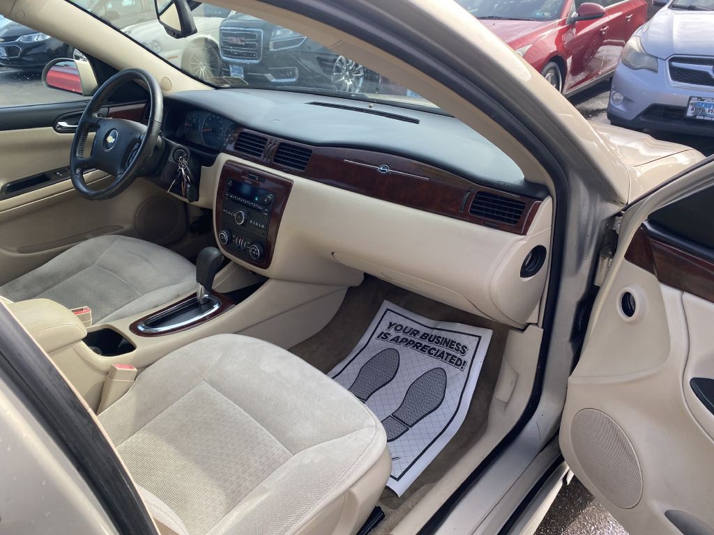 2010 Chevrolet Impala Image 17