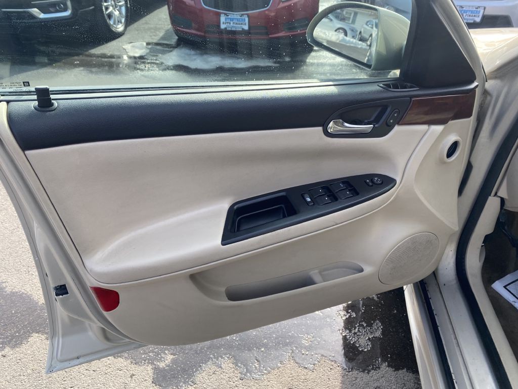 2010 Chevrolet Impala Image 19