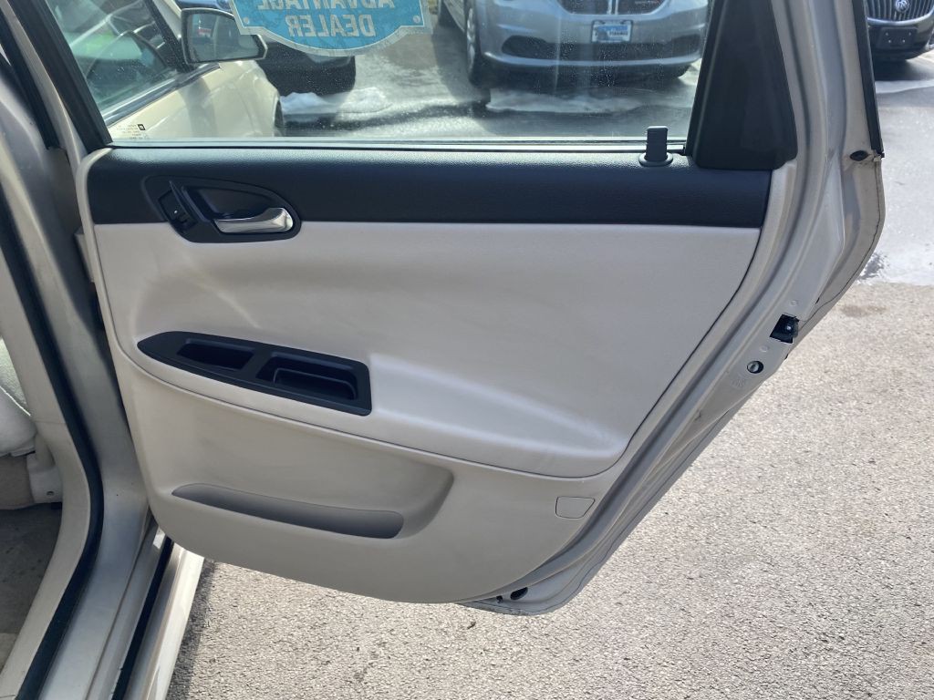 2010 Chevrolet Impala Image 21