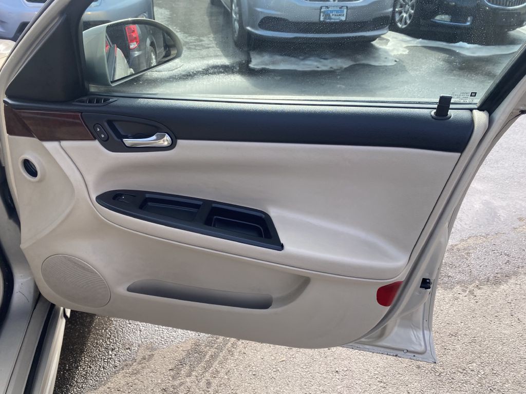 2010 Chevrolet Impala Image 22